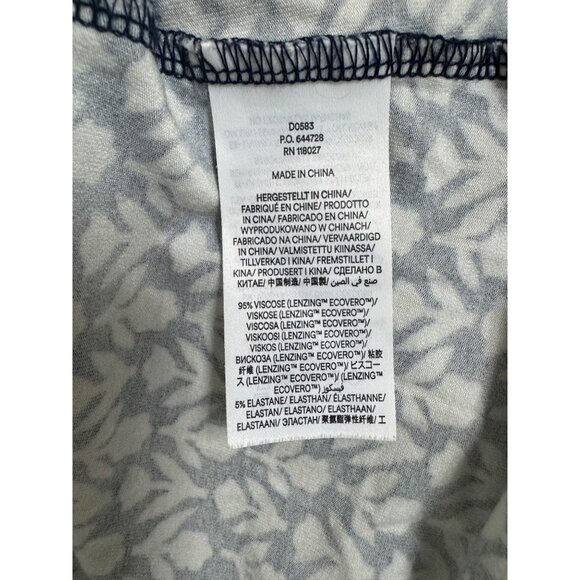 Elegant Blue and White Patterned Dress - Picture 12 of 13